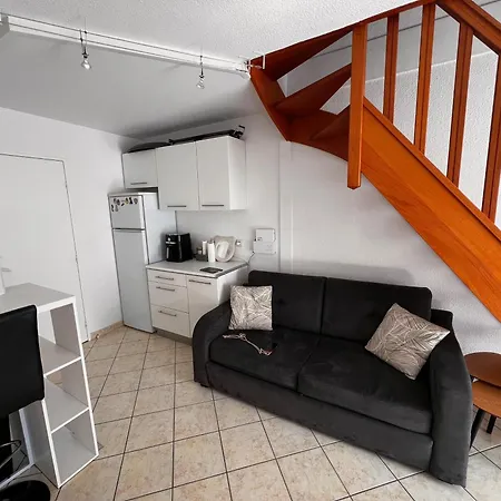 Maison Familiale Dans Le Domaine De La Avec Piscine Privee, A 200m De La