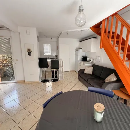 Semesterbostad Maison Familiale Dans Le Domaine De La Avec Piscine Privee, A 200m De La *