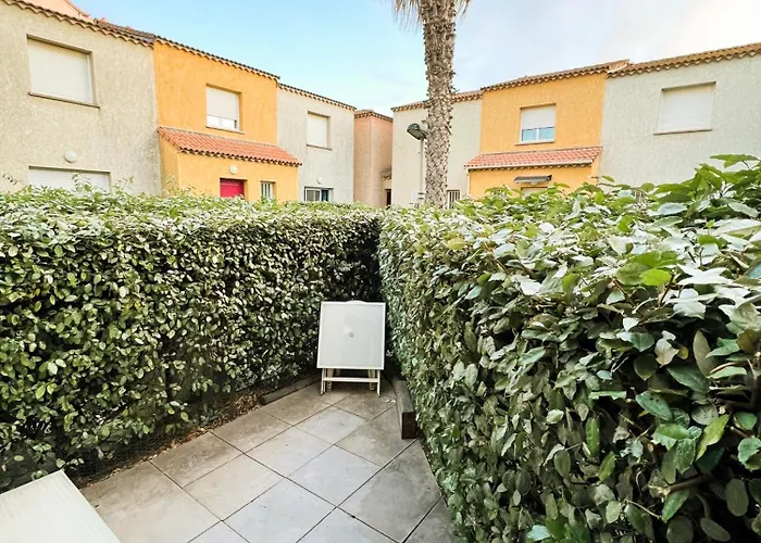 Feriehus Maison Familiale Dans Le Domaine De La Avec Piscine Privee, A 200m De La *