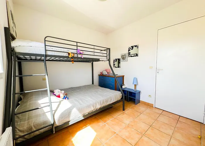 Maison Familiale Dans Le Domaine De La Avec Piscine Privee, A 200m De La Feriehus *