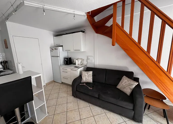 Maison Familiale Dans Le Domaine De La Avec Piscine Privee, A 200m De La