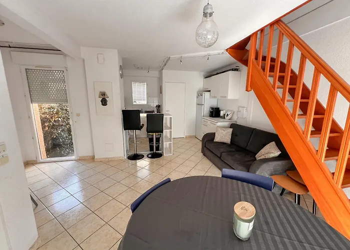 Feriehus Maison Familiale Dans Le Domaine De La Avec Piscine Privee, A 200m De La *