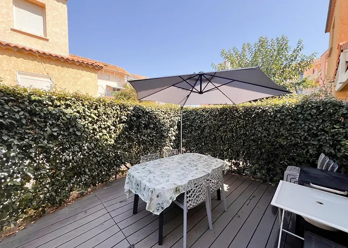 Maison Familiale Dans Le Domaine De La Avec Piscine Privee, A 200m De La * Valras-Plage